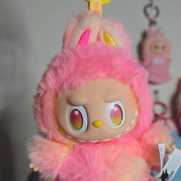 LABUBU The Monsters Big Into Energy - Loyalty - Picture 3 of 5